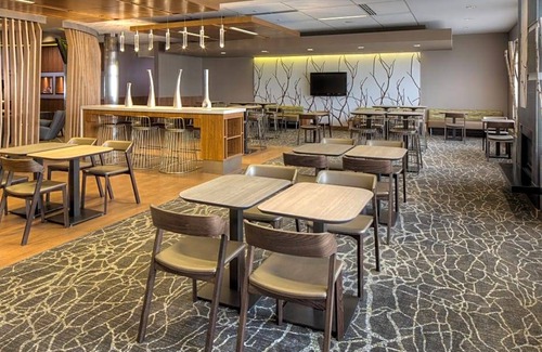 University Area Hotel | SpringHill Suites Anchorage University Lake