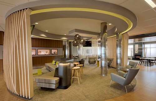 University Area Hotel | SpringHill Suites Anchorage University Lake