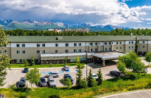 University Area Hotel | SpringHill Suites Anchorage University Lake