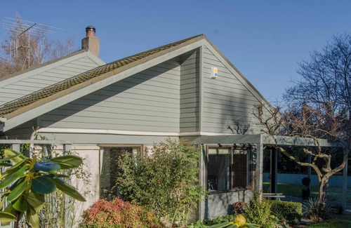 Hanmer Springs Cottage | SPRINGS ESCAPE, pet friendly, with a garden in Hanmer Springs