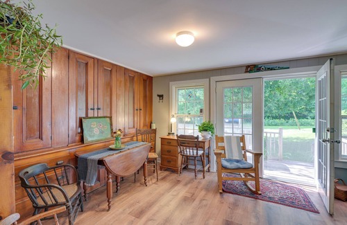 Freedom House | Springvale Farm: Freedom Home with Hiking Trail!