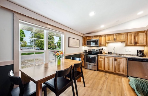 Fish Creek House | Spruce Suite | Downtown Fish Creek~Dog-friendly