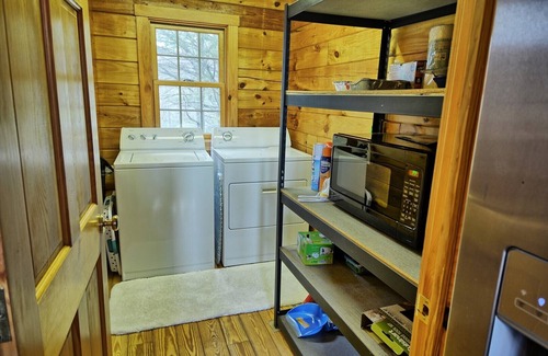 Laurel Springs Cabin | Spruced Up-Open for Bookings! Private Log Cabin, Hot Tub, AC, WIFI
