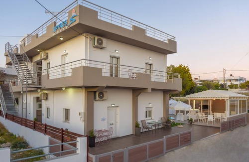 Kalamaki Apartment | Spyros Apartments (5 Apts) with pool in Kalamaki - Kalliopi