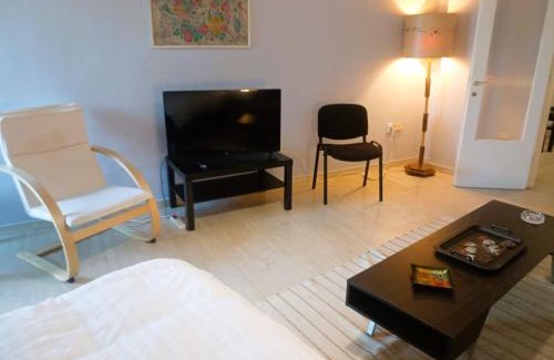 Komotini Apartment | Square