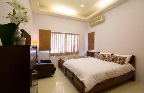 Guanshan Bed & Breakfast | Squirrel House