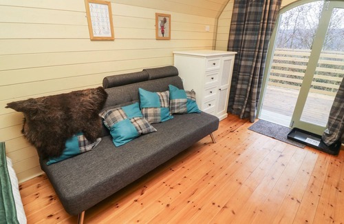 Sutton-in-Craven Cottage | SQUIRREL, pet friendly, character holiday cottage in Cross Hills