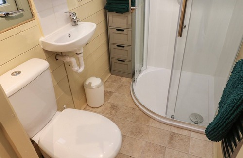 Sutton-in-Craven Cottage | SQUIRREL, pet friendly, character holiday cottage in Cross Hills