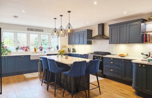 Chichester Cottage | Squirrel's Holt - OPEN FOR GOODWOOD REVIVAL & FESTIVAL OF SPEED 2025 -