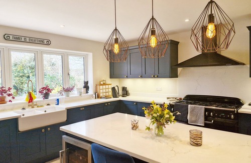 Chichester Cottage | Squirrel's Holt - OPEN FOR GOODWOOD REVIVAL & FESTIVAL OF SPEED 2025 -