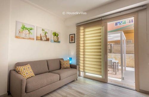 Avola House | SR-A522-AMOR143AT - Carla's Home