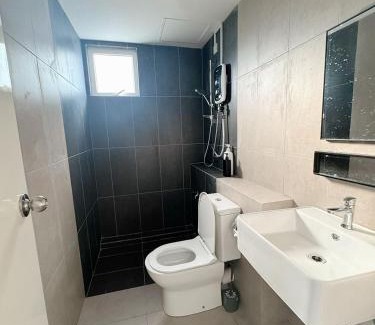 Sandakan House | Sri indah 3 bedrooms Condominium Homestay