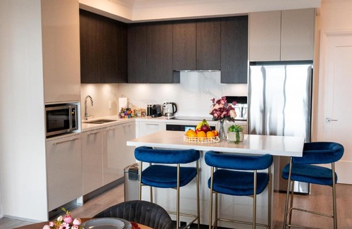 Markham Apartment | § markham downtown New Deluxe 3BR 2.5 Bathroom Apartment, 2free parking