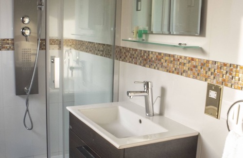 North Ridge House | Ssnit Guest House