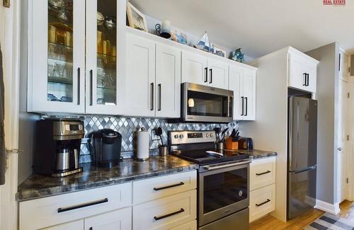 Munising Apartment | SSVR4-Downtown Munising Apartment, 2 blocks from Lake Superior