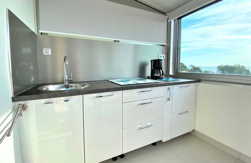 Saint-Aygulf Apartment | St Aygulf, couple, sea 200m away, panoramic view from Esterel to the Issambres hills