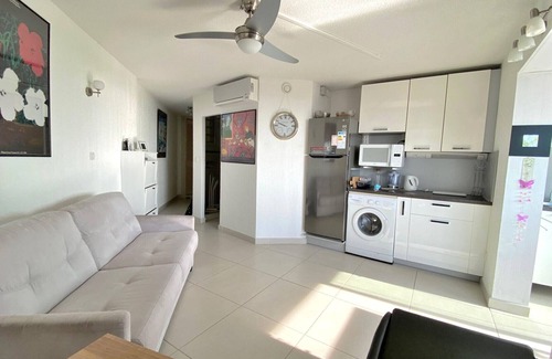 Saint-Aygulf Apartment | St Aygulf, couple, sea 200m away, panoramic view from Esterel to the Issambres hills