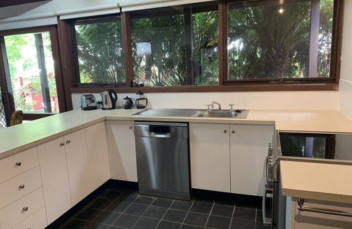 Tawonga South House | St. Bernard View, Tawonga South (Wifi, Foxtel)