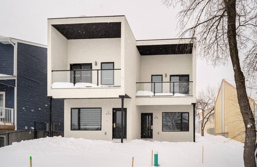 Winnipeg House | St Boniface+ À la mode 2 Bdr + Parking (3-372)