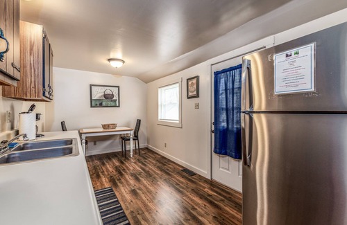 St. Charles Historic District House | St. Charles 1860's Gem - Sleeps 6!