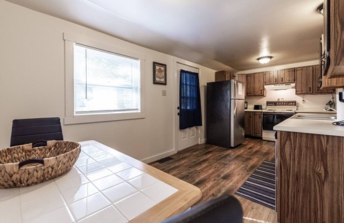 St. Charles Historic District House | St. Charles 1860's Gem - Sleeps 6!