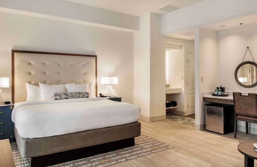 Faubourg Lafayette Hotel | St Charles Coach House, an Ascend Collection Hotel