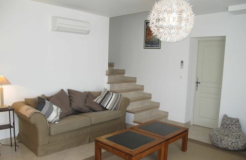 Saint-Andre-de-Roquepertuis House | Stunning private villa for 6 people with private pool, WIFI, A/C, TV and parking