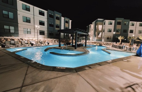 St. George Condo | St. George Gem, Pool, Hot Tub, View, Zion Basecamp
