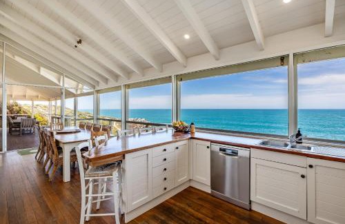 Port Elliot House | St Helens - Absolute Ocean Frontage - 1 The Strand Port Elliot- Linen Included