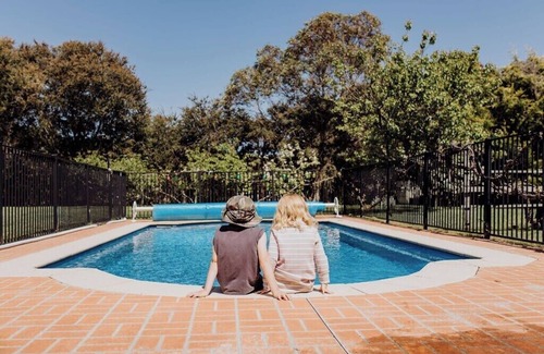 St Helens House | St Helens shack with pool and water views