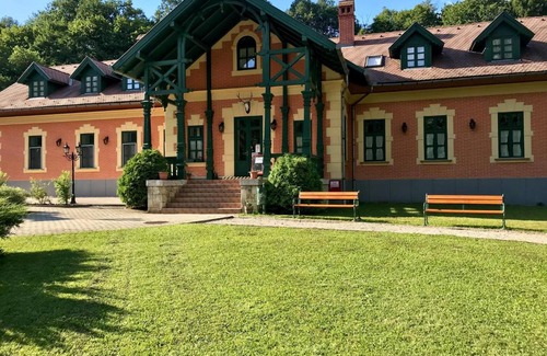 Paradsasvar Bed & Breakfast | St. Hubertus Étterem és Panzió