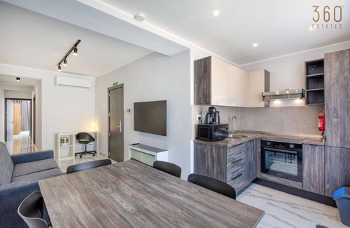 Il-Balluta Apartment | St.Julian’s 2BR Penthouse with Balconies & Sofabed