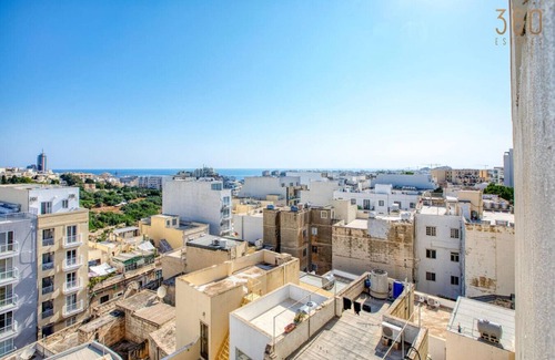 Il-Balluta Apartment | St.Julian’s 2BR Penthouse with Balconies & Sofabed