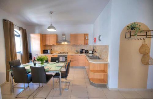 Ta' Giorni Apartment | St Julians Lovely 3 Bedrooms By Homely