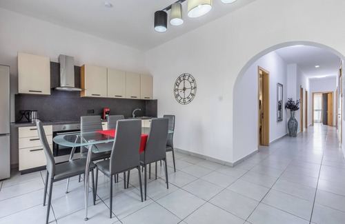 Swieqi Apartment | St Julians Spacious 4 bedroom Apartment 1