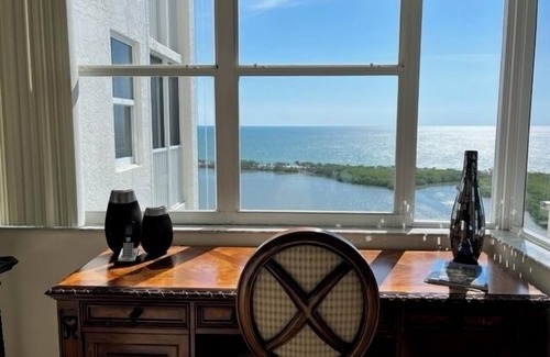 Pelican Bay Condo | St. Nicole Condo in Pelican Bay, Naples, Florida with Gorgeous Gulf Views