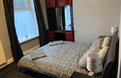 Shipley House | St Pauls Rd - Townhouse Accommodation