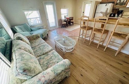 Don Cesar Cottage | St Pete Beach Don Cesar 1/1 WiFi Parking