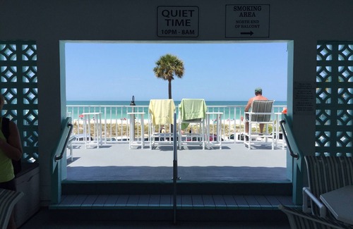 Pass-a-Grille Historic District Apartment | St. Pete Beach Pass-A-Grille studio right on the Gulf of Mexico.