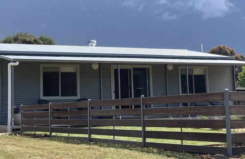 Great Western Bed & Breakfast | St Peters View - Entire Self Contained 2br Guest House