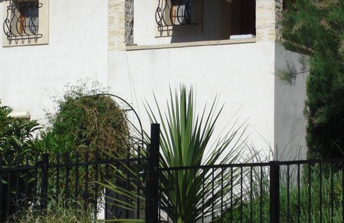 Rognonas Apartment | "St Sebastien" - sleeps 4, 2bed 2bath self catering Apartment heart of Provence