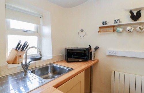 Barnard Castle Cottage | STABLE COTTAGE, pet friendly, with hot tub in Barnard Castle