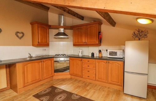 Kirkby Stephen Cottage | STABLE COTTAGE, pet friendly, with a garden in Newbiggin-On-Lune