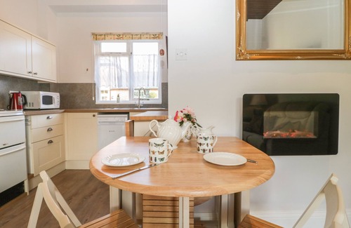 Fiddington Cottage | STABLE COTTAGE, pet friendly, country holiday cottage in Triscombe