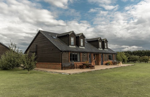 Saint Mary Hoo Cottage | Stable Cottages - cosy home away from home accommodation