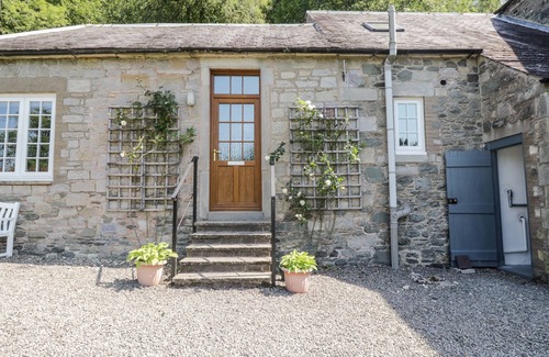Langholm Cottage | STABLES COTTAGE, family friendly, with open fire in Langholm