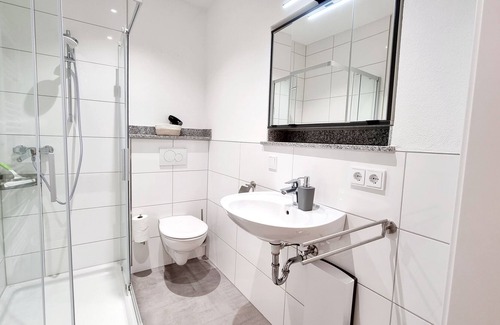 Weingarten Apartment | Stadtgarten-Studio + parking in the center