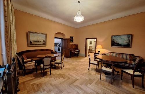 Bautzen Apartment | Stadtpalais Marché-Suite maximal 2 Personen und 1 Kleinkind