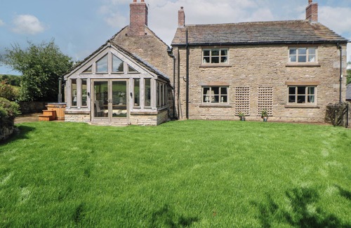 Sutton Cottage | STAG COTTAGE, family friendly in Sutton Near Macclesfield