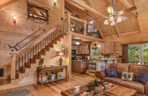 Ranger Cabin | 'Stairway to Heaven' Cabin on Talking Rock Creek!